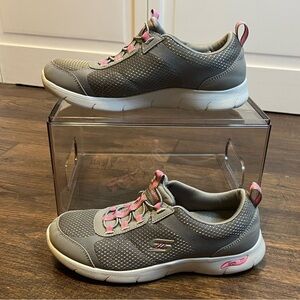 Skechers Arch Fit Air Cooled Slip On Sneakers Size Women’s 5.5 Color Gray/Pink